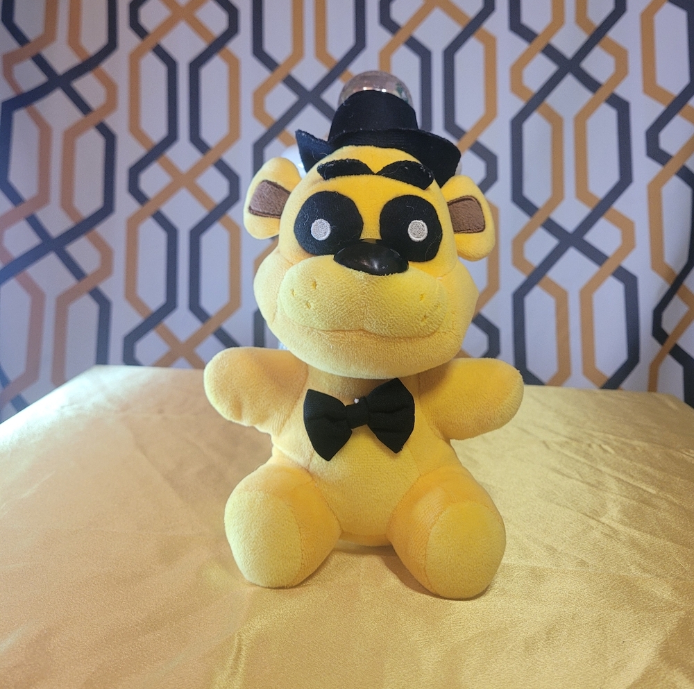 Pop! Plush Five Nights At Freddy's Golden Freddy 8" Exclusive Funko Plush